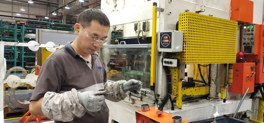 南昌經(jīng)開(kāi)區(qū)對(duì)高新技術(shù)企業(yè)減費(fèi)降稅促進(jìn)企業(yè)出口創(chuàng)匯